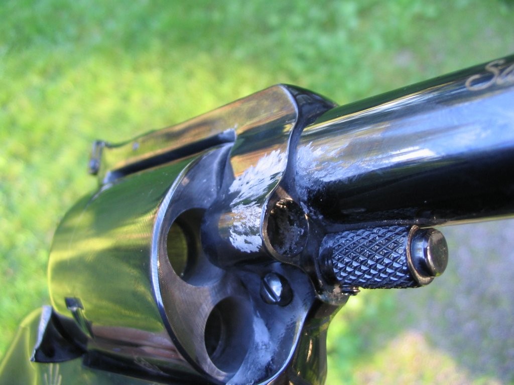 Revolver_hangfire